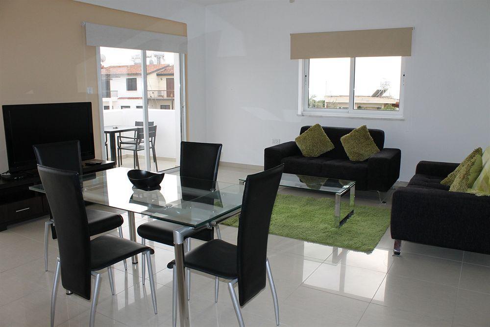 Appartamento Galatia'S Court Paphos Esterno foto
